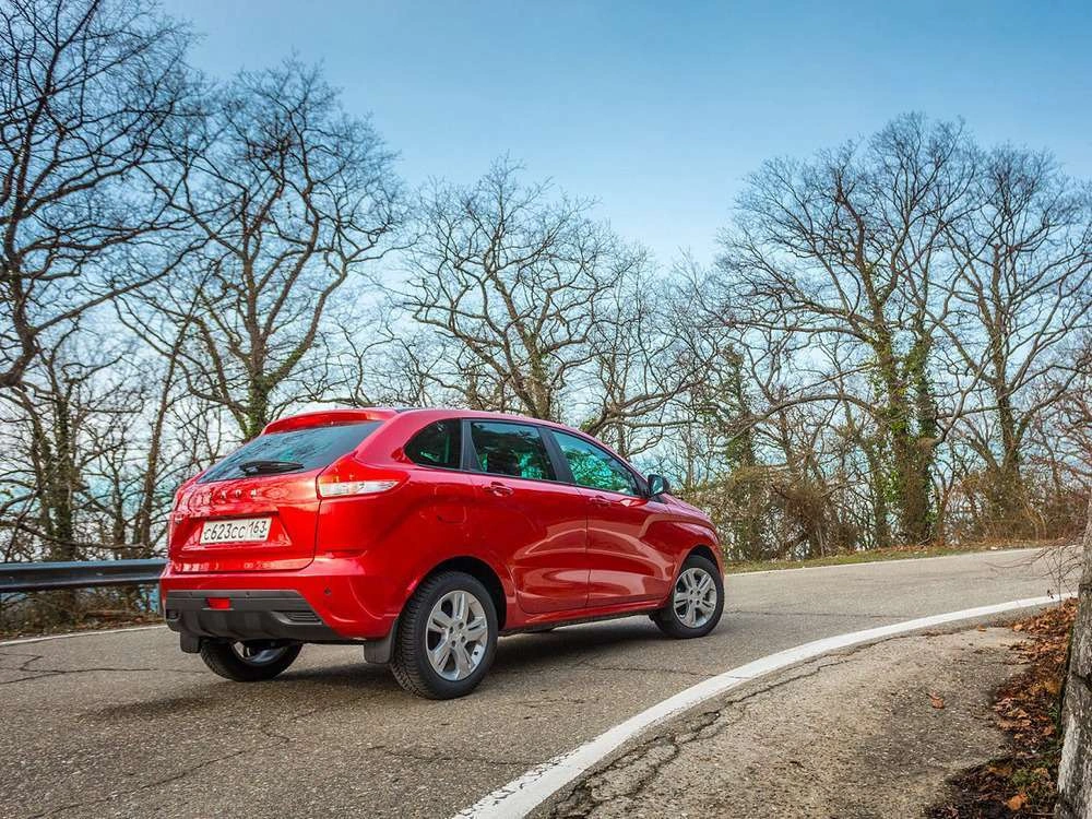 Lada Xray - фото №9